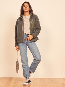 patagonia-classic-retro-x-jacket-furry_taupe-2.jpg