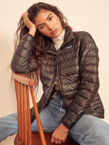 patagonia-down-sweater-black-3.jpg