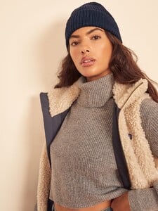 patagonia-fishermans-rolled-beanie-navy_blue-2.jpg