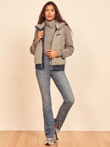 patagonia-ws-dusty-mesa-vest-natural_w_smolder_blue-2.jpg