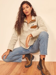 patagonia-ws-lightweight-synchilla-snap-t-pullover-oatmeal_heather_w_wood_brown-1.jpg