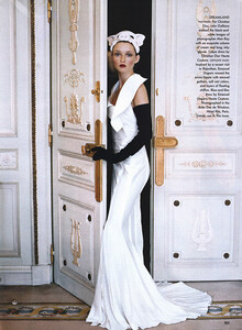 ravishingcouture_bw04.thumb.jpg.a96f612d3109c43d4b44f2faf338591f.jpg
