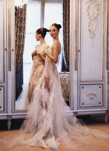 ravishingcouture_bw12.thumb.jpg.f08c581f1e31f9a4337c816709bf933b.jpg