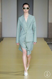 salvatore-ferragamo-ss21-0025-f9e5a8.thumb.jpg.43fb642b5b6462ed663be49032f1346f.jpg