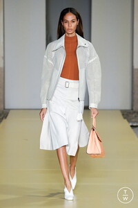 salvatore-ferragamo-ss21-0027-0226a6.thumb.jpg.0197bda37b63105698034aeff2195e07.jpg