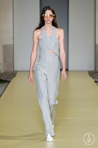 salvatore-ferragamo-ss21-0029-09ee07.thumb.jpg.ba304441fe15573480c50ef895d60cbc.jpg
