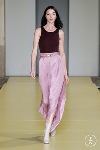 salvatore-ferragamo-ss21-0032-140ed2.thumb.jpg.aff4b863d78626a78cc54cbbbca123bc.jpg