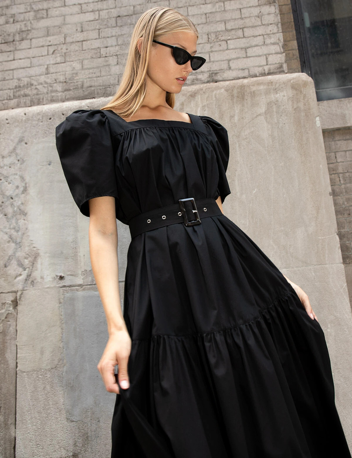 Черное платье фонарик