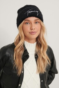 tommyjeans_tjw_feminine_beanie_1621-000046-0002_01l.jpg