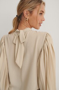 trendyol_wide_sleeve_detail_blouse_1494-003712-0373_01b.jpg