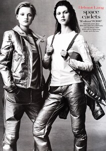us_vogue_july_1999_13.thumb.jpg.39960f2bb3a2c1d7434e72852570be44.jpg