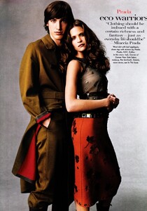 us_vogue_july_1999_18.thumb.jpg.cb79217b6d7d833d3bf43c0df07c7e54.jpg