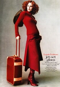 us_vogue_july_1999_4.thumb.jpg.35621623fbf16f69cc9103cad4e5bc0a.jpg