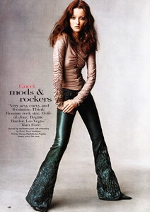 us_vogue_july_1999_5.thumb.jpg.13da8f363250498aeae46d3d3f8d6ea2.jpg