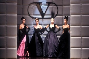 valentino-hc-fw-1995.jpg