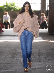 valentino-ss21-0037-036f7a.thumb.jpg.baddb50b2f0244a7dab21326f64d8ee4.jpg