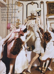 von_Unwerth_US_Vogue_June_1998_05.thumb.jpg.6f722bc46f5e4216c2e1ecd041882ffc.jpg