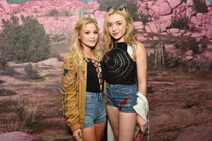 0823150126697_4_Peyton_List_-_Coachella_Music_Festival_in_Palm_Springs_April_15_2016-005.jpg