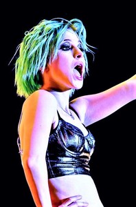 0a61d5502910dfec4499669fee7d2dee--hayley-williams-style-green-hair.jpg