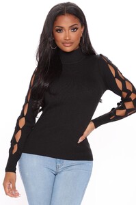 10-9-20Studio4_PA_KW_16-01-28_58_RAB7930_Black_53345_JK_1414x2121.jpg