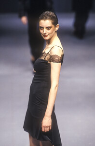 1004024556_Blumarine1997WomenRTW57.thumb.jpg.db9f7409f418a3220b243695b1809228.jpg