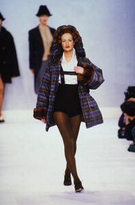 1044998542_IsaacMizrahiFall1994(4).thumb.jpg.e24073dfe198470122ab68c186006ccd.jpg