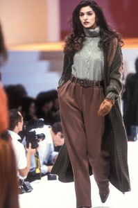 1066265686_LauraBiagiottiFW199202.thumb.jpg.60bf83a397b81dcfb01e5756cbbca69f.jpg
