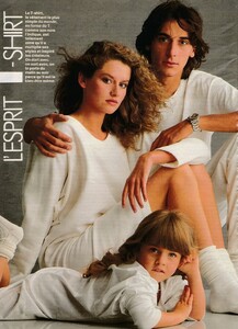 1121342891_ElleFrance3rdDecember1984LespritT-shirtGillesBensimon01.thumb.jpg.68b80ce3c84684b31a9adc1a7fb4b1c4.jpg