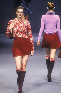 1159514715_Blumarine1997WomenRTW11.thumb.jpg.a79cf6f06d59e88fa1954300acf26a73.jpg