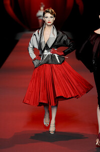 1169533979_ChristianDior2011HauteCouture10.thumb.jpg.f36cc30d1b192734bea18c98abe2f967.jpg