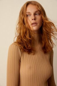 Jonas Müller for ELLE Bulgaria_2.jpg