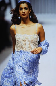 12172148_valentino-hc-ss-1992(5).thumb.jpg.3d5860abb950a0f9d7d8db92b4d9b1b3.jpg