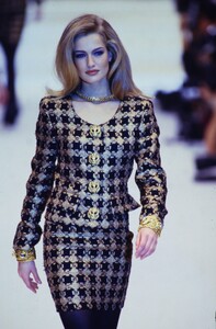 1235186671_genny-fw-1991(1).thumb.jpg.cae7677ab6be4f351852b6622b6ec07e.jpg