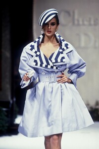 1248177830_ChristianDior1992HauteCouture69.thumb.jpg.c2b9c8b76ced0dadffd4ce4ef3bcff1a.jpg