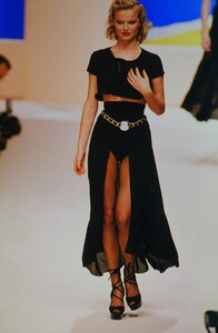 1405465417_ChanelSpring1995(18).thumb.jpg.2bca71d53730b99b2bd061b6ea1650de.jpg