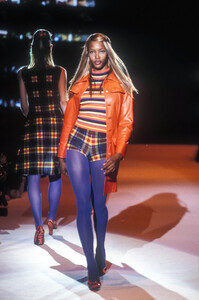 1425067452_VersusbyDonatella1996WomenRTW42.thumb.jpg.72f7894d9bcaa03c2eea901fdccebb39.jpg