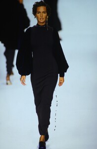 1446880438_Dior-FALL-1994(1).thumb.jpg.a23eb4f4f419280379e980e518ec80ff.jpg