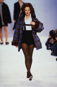 1511628700_IsaacMizrahiFall1994(5).thumb.jpg.95f90e1d77361b8db76bb4d690df4ad8.jpg