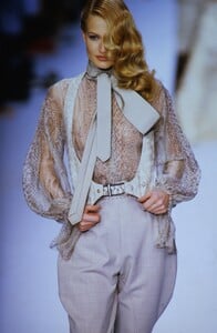 1534347965_Dior-FW-1994(4).thumb.jpg.0ae05e30113b0a80da3b8f6a52845880.jpg