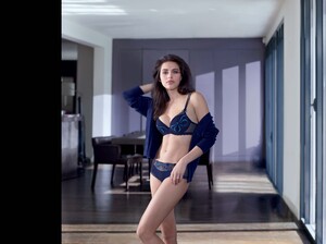 1596460945_SimonePereleLingerie.thumb.jpg.ab475a0a50142182ef9fc00f19b28a3a.jpg