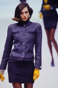 1639946641_genny-fw-1991(6).thumb.jpg.06f75a9c0a8a5d3bdcc052e0d5b88b27.jpg