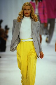 1648720645_IsaacMizrahiSpring1995(7).thumb.jpg.3b066a4bde80334b6879637ff870f590.jpg