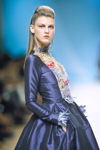 1656576723_PierreBalmain1999HauteCouture107.thumb.jpg.0c1bab1475f5ae084e9d4874768c3869.jpg