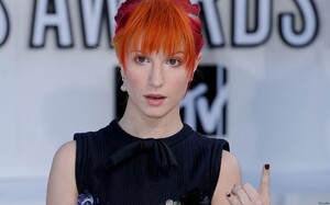 hayley williams 1920x1200 wallpaper_www.wallpapername.com_34.jpg