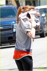 isla-fisher-pigtails-for-target-shopping-trip-06 (1).jpg