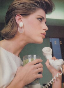 1726239314_VOGUEUSJan198301.thumb.jpg.81e7a3d40e57694e4ee23e6c03b039d6.jpg