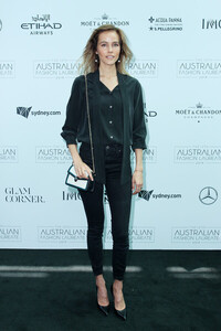 Isabel+Lucas+Australian+Fashion+Laureate+2019+aCtySel-QTUl.jpg