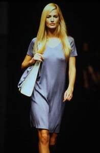 180048388_SalvatoreFerragamoSpring1996(14).thumb.jpg.be318056db37b9e68f111c4f851388f5.jpg