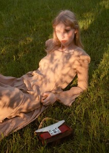 Merel Van Mierlo 04_THEHIVE_MODELS_MEREL VAN MIERLO_BOOK.jpg