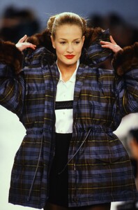 1825541531_IsaacMizrahiFall1994(1).thumb.jpg.38f0a34402d294fecd68460ab83989d4.jpg